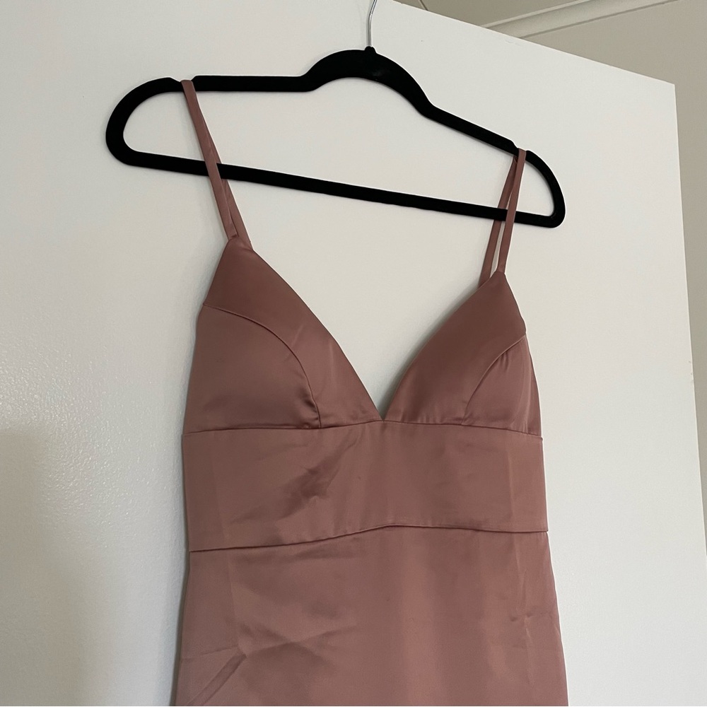 Whyte Valentyne Fitted Dress with Ruffle hem - Picture 2 of 5